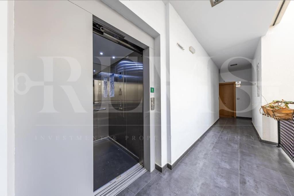 Cozy Apartment With Parking In The Center By Rems Malaga Luaran gambar