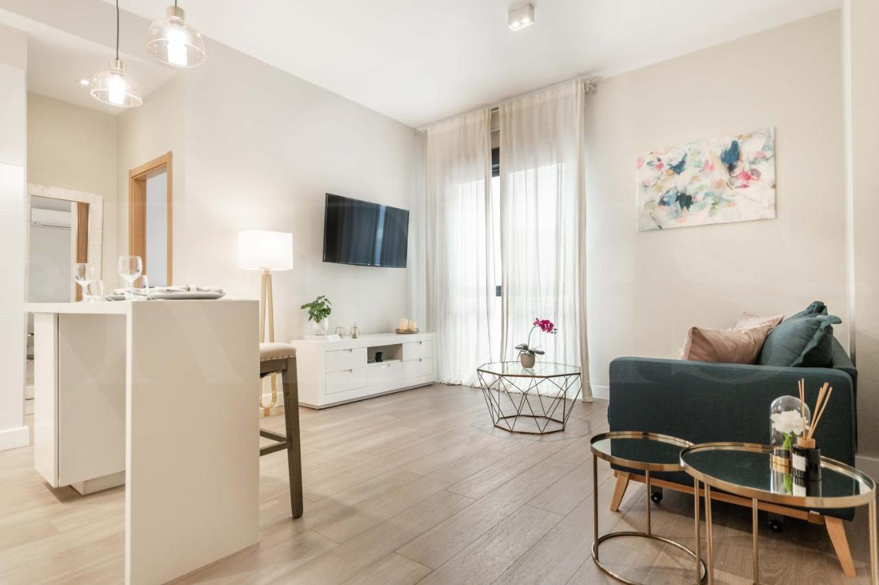 Cozy Apartment With Parking In The Center By Rems Malaga Luaran gambar