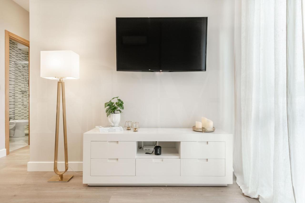 Cozy Apartment With Parking In The Center By Rems Malaga Luaran gambar